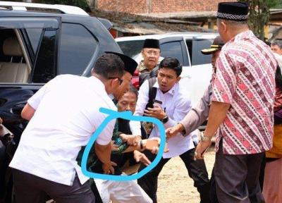 وزیر امور سیاسی-امنیتی اندونزی هدف حمله با چاقو نهاده شد